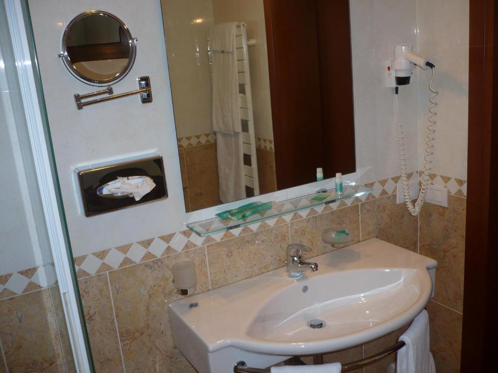 Hotel Ristorante Dotto Varago Kamer foto