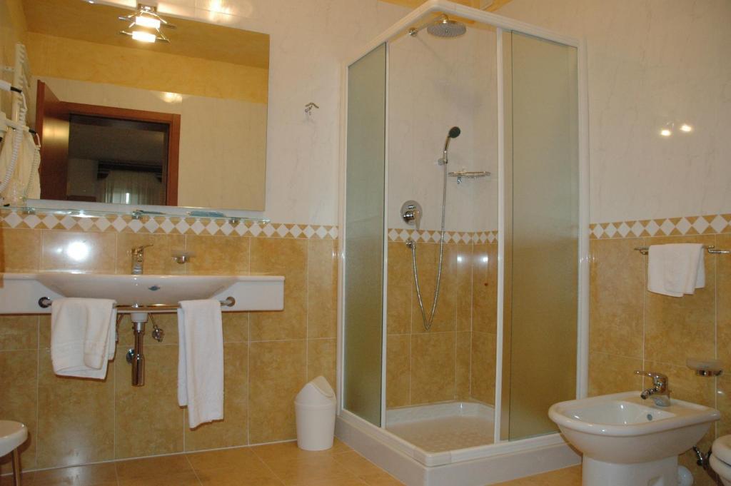 Hotel Ristorante Dotto Varago Kamer foto